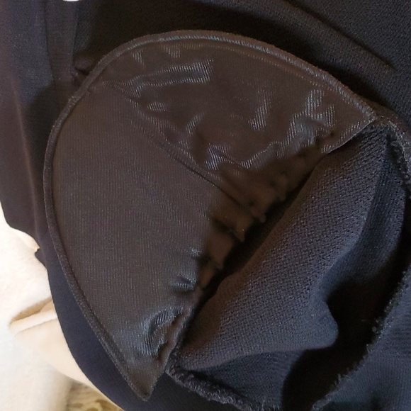 St. John Basics 2-Button Black Blazer in Classic Santana Knit, Size 8 - Picture 11 of 12